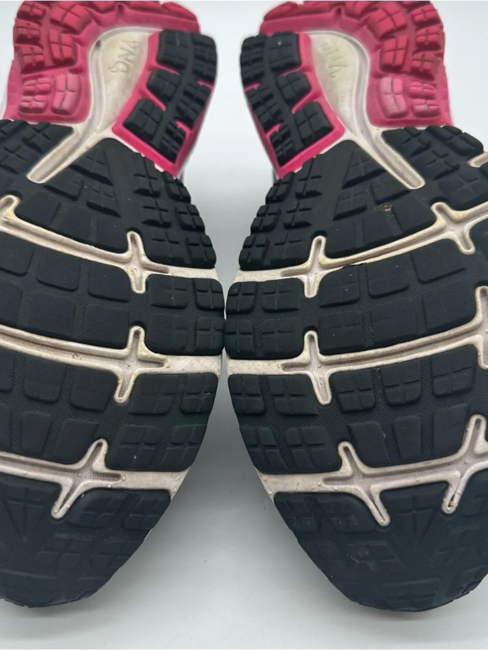 Brooks Women's Burgundy and Black Running Sneakers